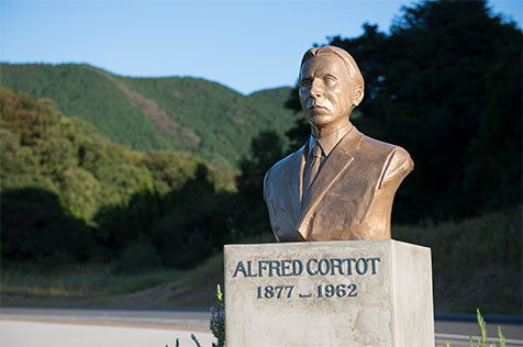 川棚の杜・コルトーホールより 孤留島を望む（隈研吾氏設計）